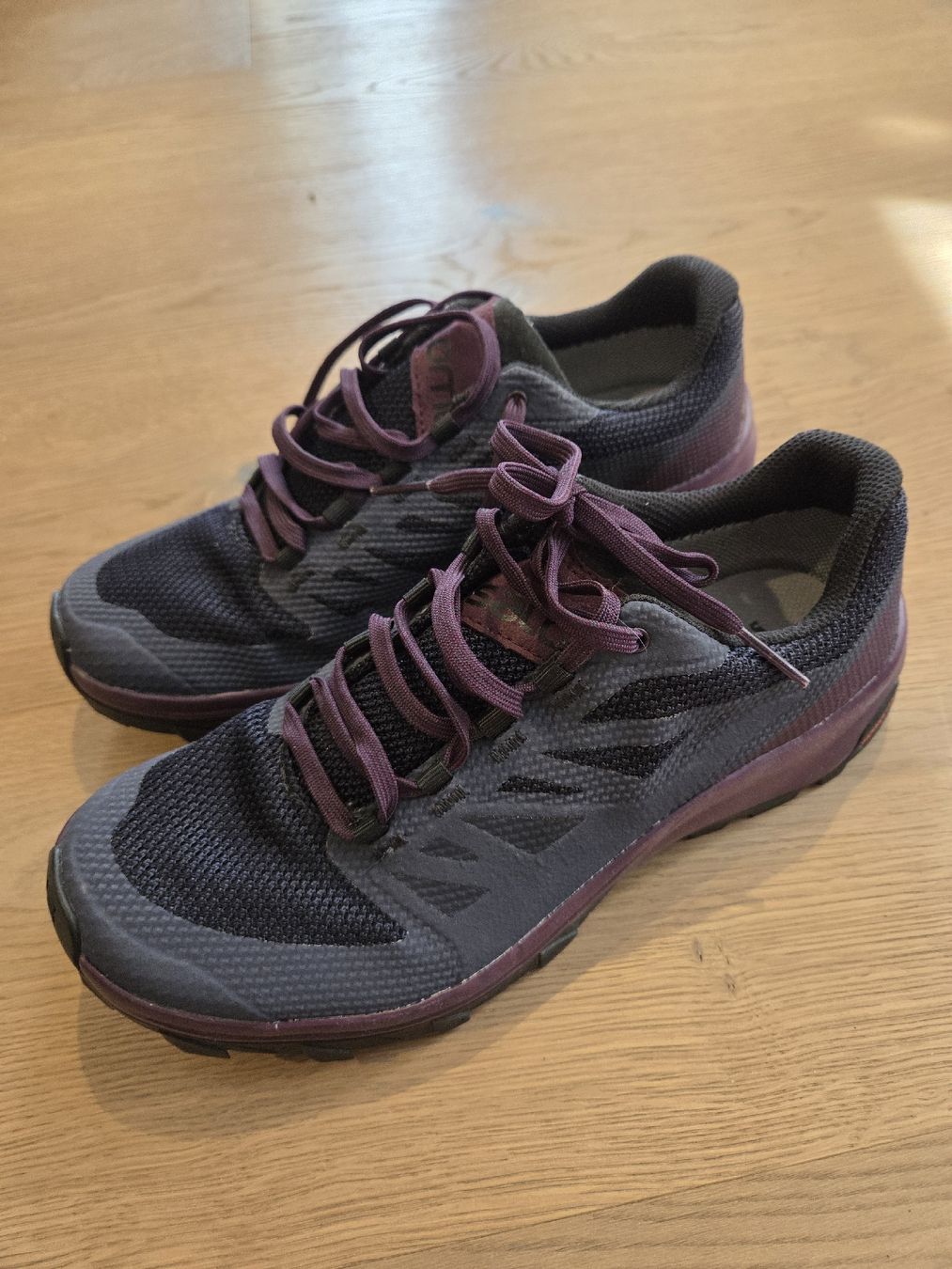 Salomon Damenschuhe: Trekkingschuhe Damen Grösse 40, gebraucht – Gebraucht aus Oberkirch LU von Jackie_89