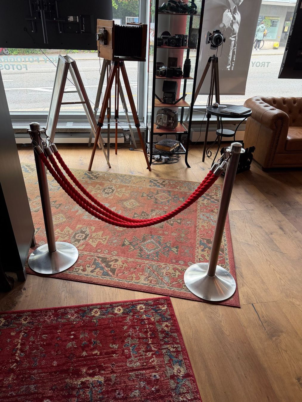 Autres décorations & accessoires: Absperrung - Abstandshalter mit einer Kordel – D'occasion à Olten par antonio.troia 1