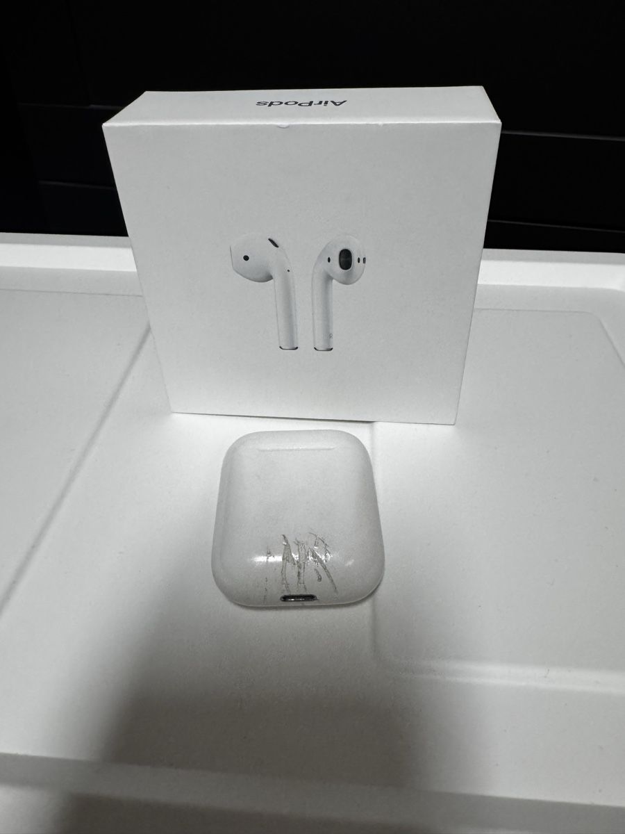 Apple Cuffie: Apple AirPods 2. Generation + Ladecase –  – Difettoso da Tägerig venduto da Alphaox