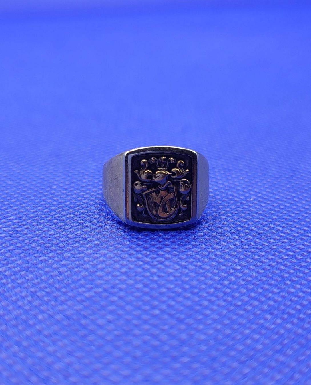 Anelli: 18 Karat 750 Gold Wappenring – Usato da Wald ZH venduto da Aniade 3