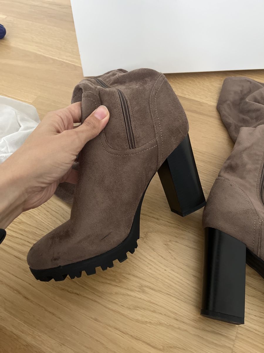 Scarpe da donna: Elegante Wildlederstiefel? mit Blockabsatz, Grösse 41 – Usato da Emmenbrücke venduto da zak_5wtm 3