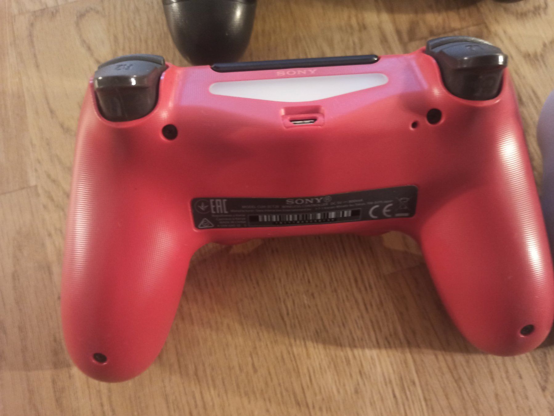 Controller: 3 x Original Controller PS4 Wireless DualShock 4 V2 DEF – Gebraucht aus Oberweningen von mar_87mx 8