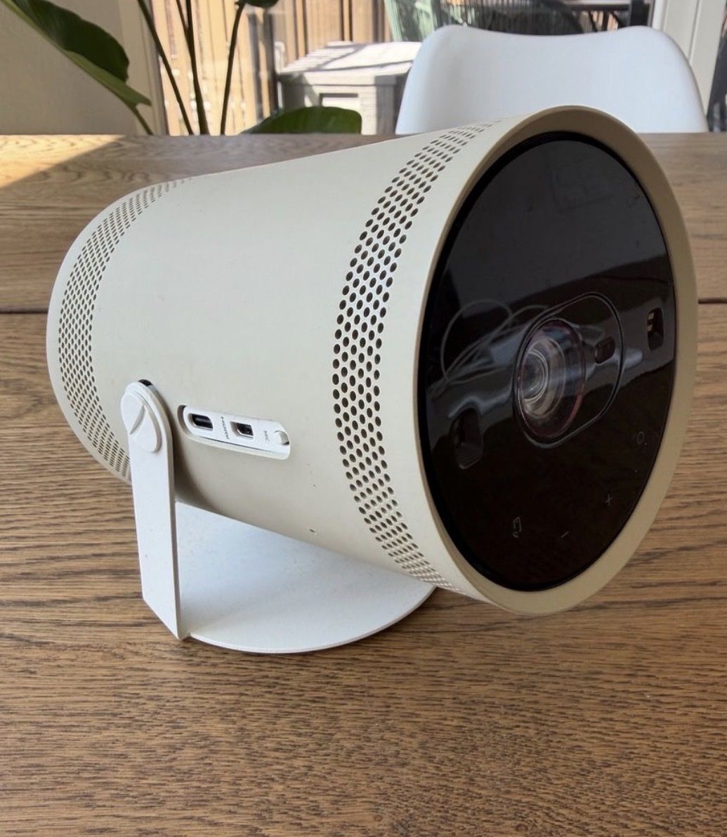 Samsung Vidéoprojecteurs: SAMSUNG FREESTYLE BEMAER 1-GENERATION – D'occasion à Amden par muben_ge98 4