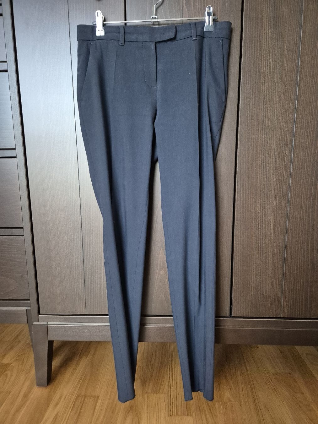 Max Mara Hosen: Max Mara Studio Stoffhose dunkelblau Gr. 36 – Gebraucht aus Affoltern am Albis von Diana888