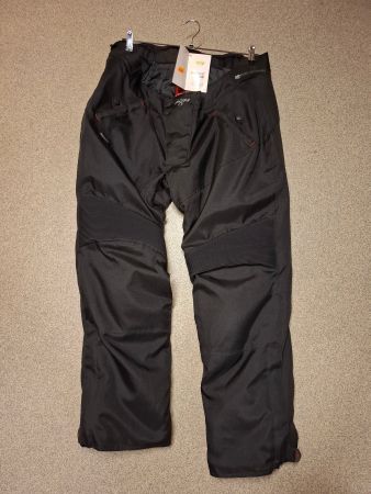 Motorradhosen Herren schwarz Grösse 30, neu mit Etikett