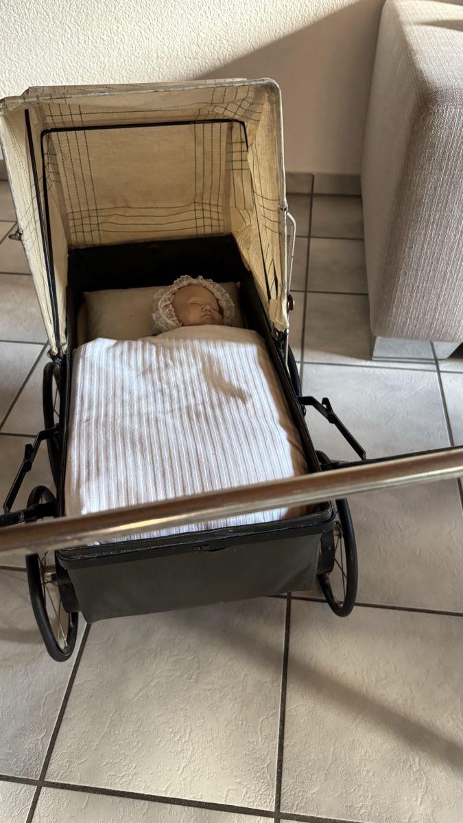 Carrozzine per bambole: Kinderwagen alt – Usato da Balsthal venduto da wasserente 1
