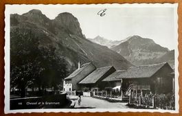 Chessel - Fillette devant la ferme. 1960