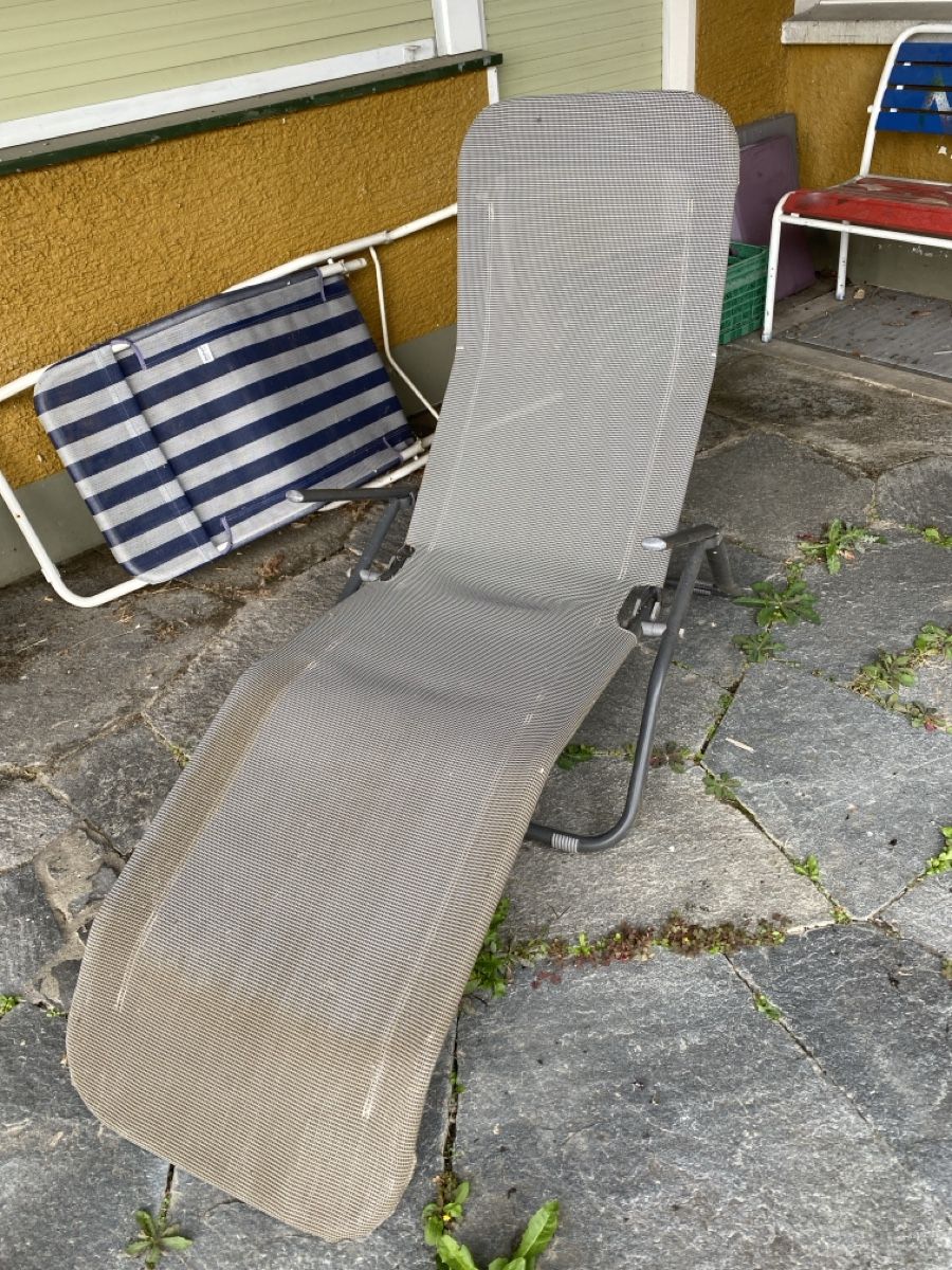 Liegen & Liegestühle: Liegestuhl – Gebraucht aus Hinwil von Familie_99