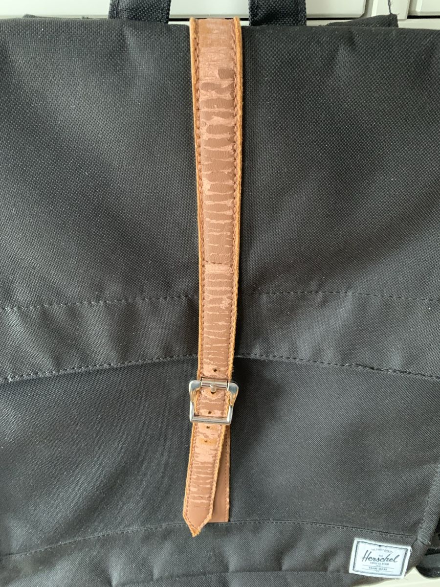 Herschel Zaini: Black Herschel Backpack – Usato da Zug venduto da digalvao 1