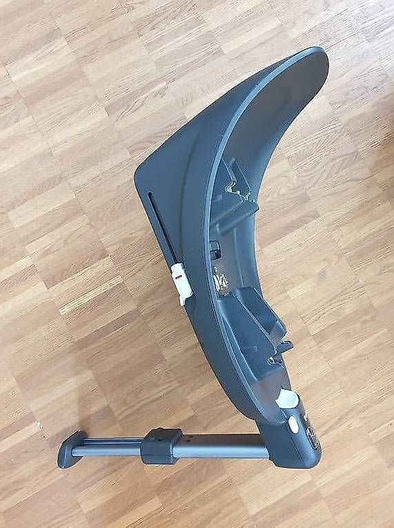 Seggiolini per auto: Anton Cybex Babyschale inkl. Isofix – Usato da Dietikon venduto da Sandra_Luka 3