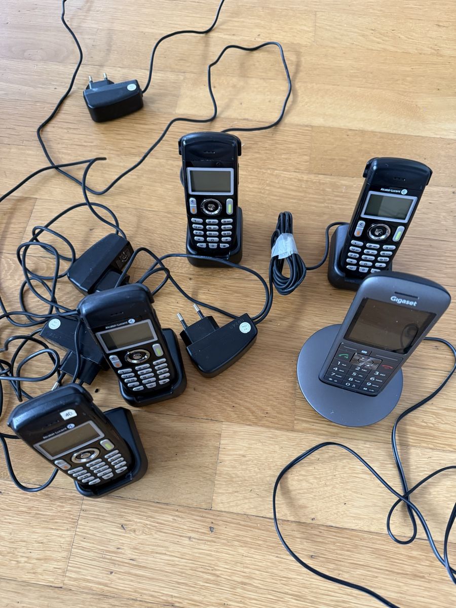Alcatel Telefoni: Set 4 Alcatel lucent dect handset 300-400 Telefone – Usato da Zug venduto da MC2CC 1