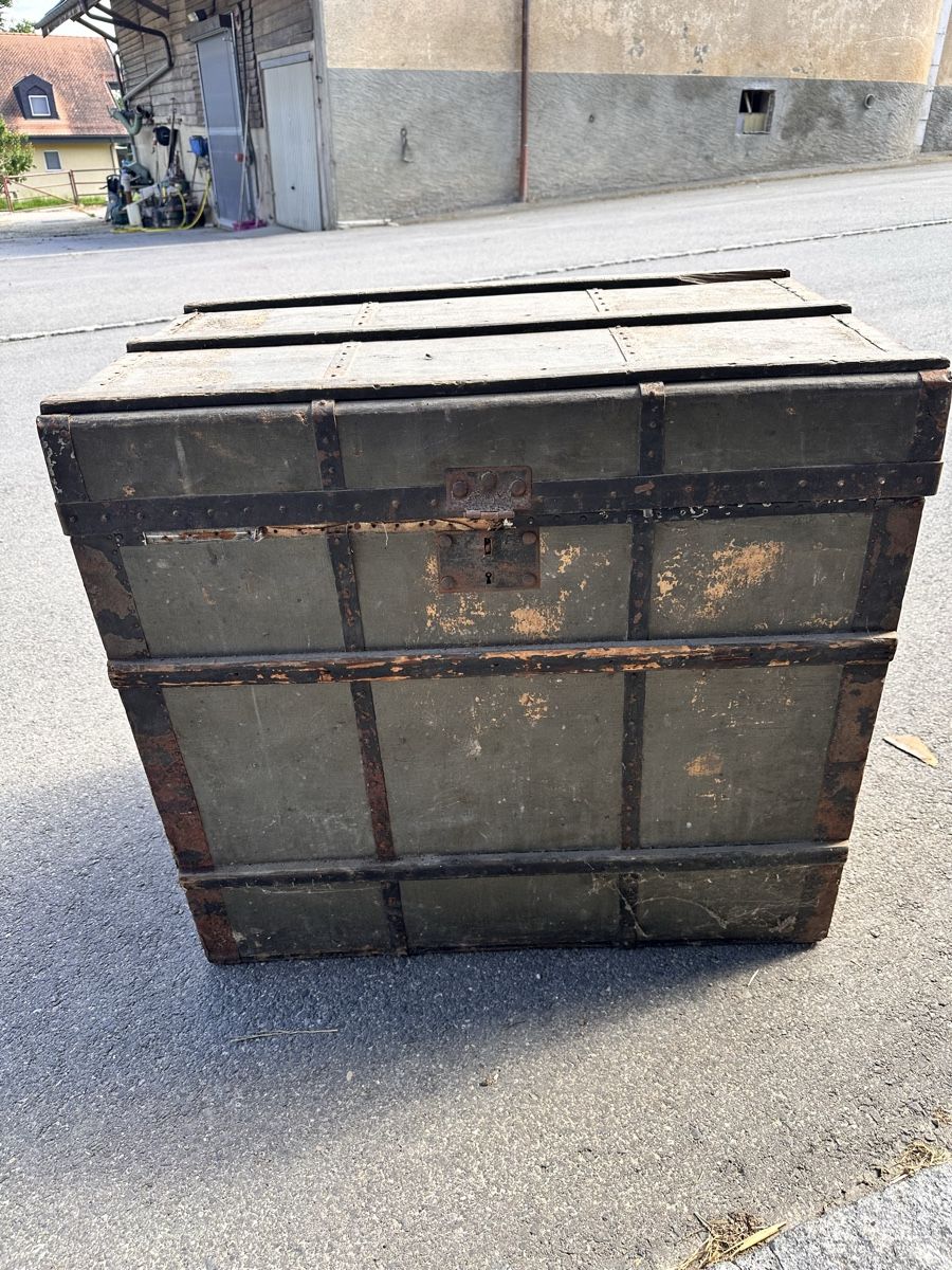 Cassapanche: Ancienne malle vintage – Usato da Yvonand venduto da spiffy1429