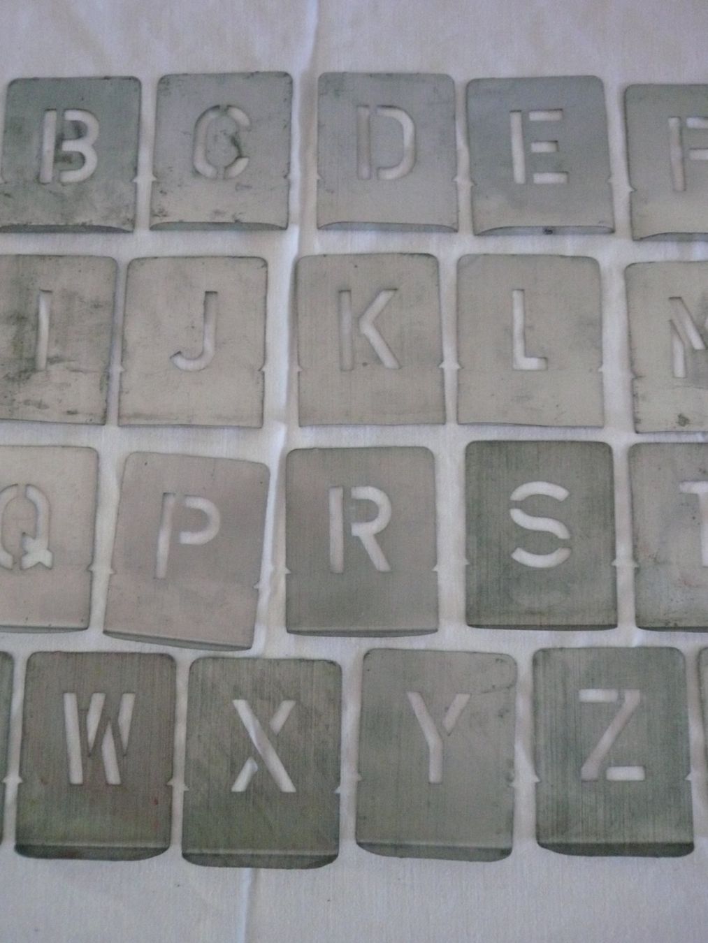 Sciablone: ABC-Buchstaben-Schablonen klein – Usato da Rotkreuz venduto da Busa17 2