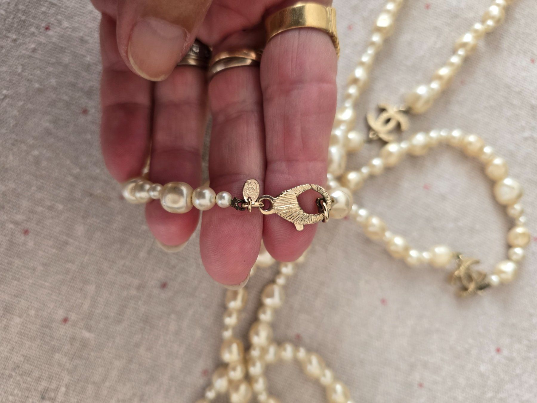 Chanel Catenine: Chanel Vintage Perlenkette – Usato da Bottmingen venduto da sandy_2 7
