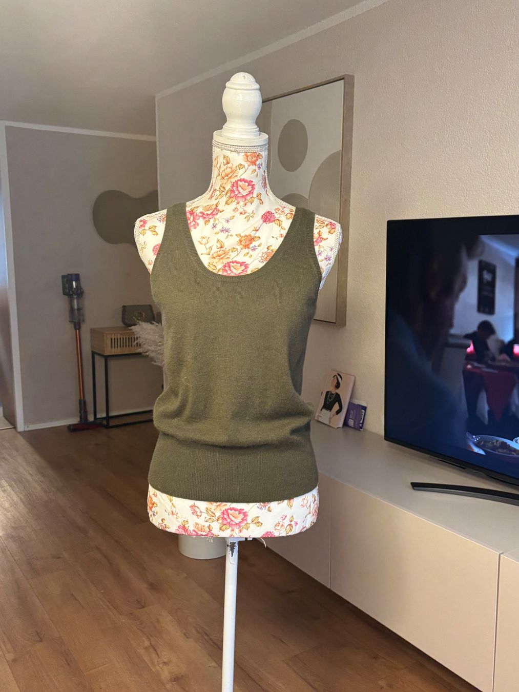 Odeeh Tops: Odeeh Top 100% Cashmere – Gebraucht aus St. Margrethen SG von dijanaO