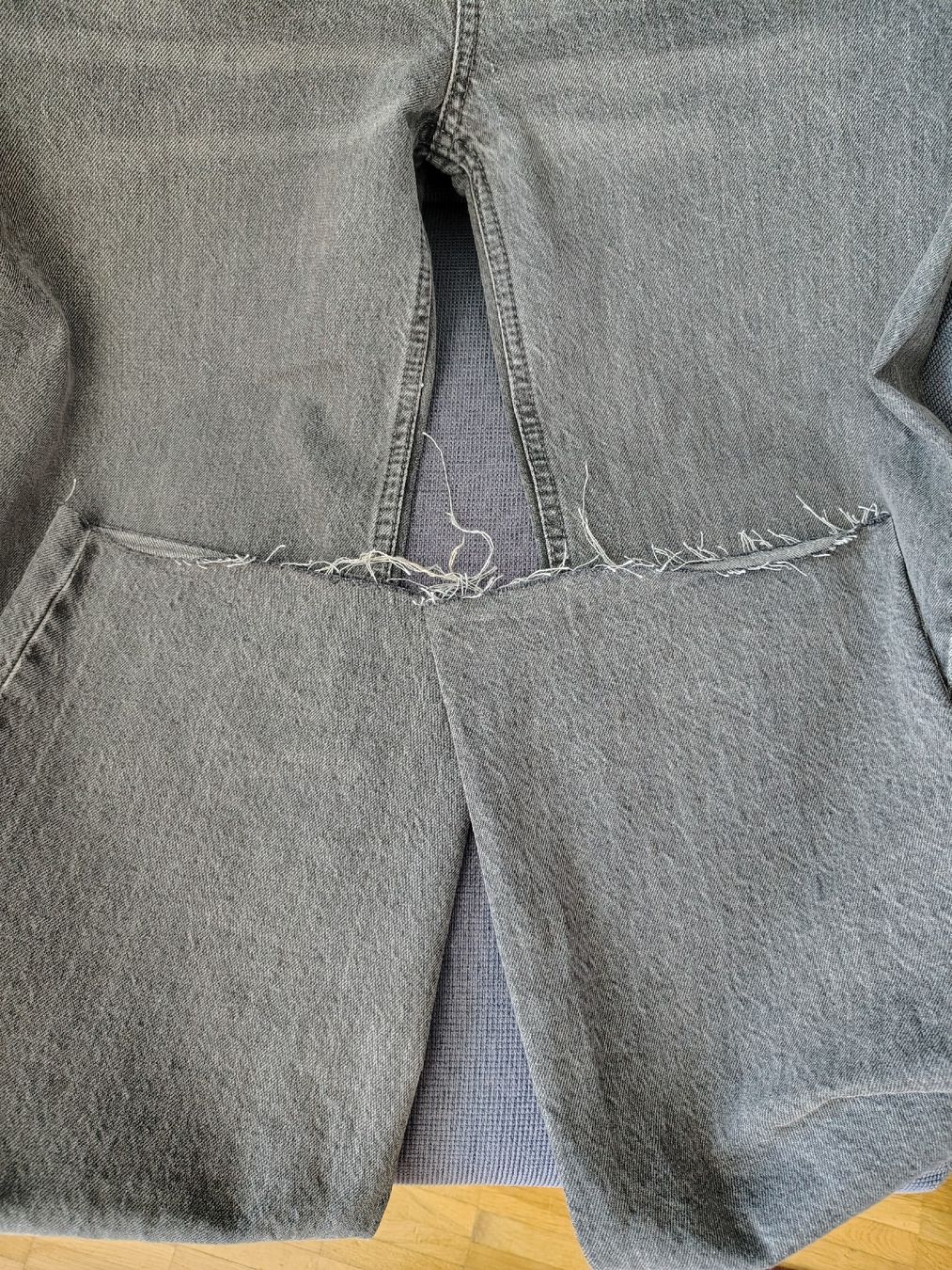 Pull&Bear Jeans: Graue Jeans Gr. 38 Pull&Bear" mit Fransen-Saum Neuwertig – Nuovo (secondo la descrizione) da Stäfa venduto da krp54 3