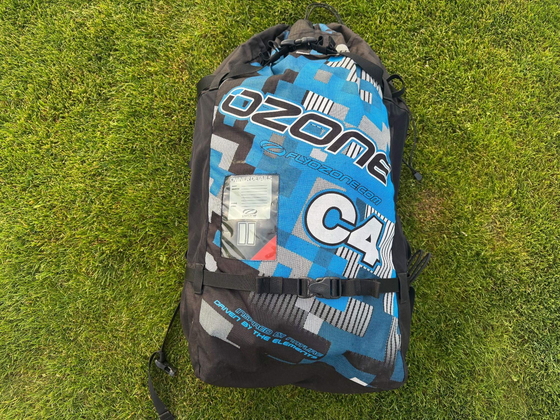 Ozone Aquilone: Ozone C4 11m (2014) - Freestyle / Unhooked Kite – Usato da Zürich venduto da vincent.clifford 4