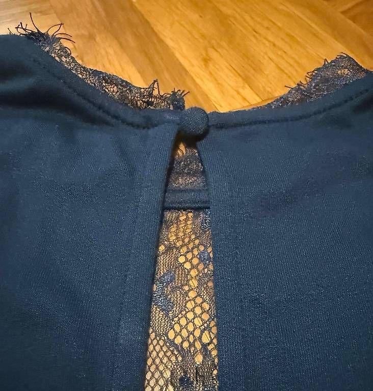 Tops: Haut bleu marine dentelle taille M – Neu (gemäss Beschreibung) aus Lausanne von loi_8msc 1