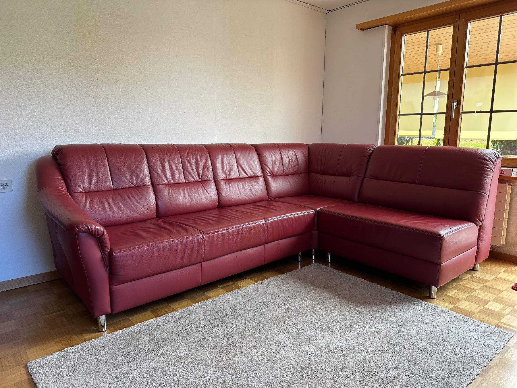 Sofas: Rotes Ledersofa – D'occasion à Oberkulm par kel_n9pz