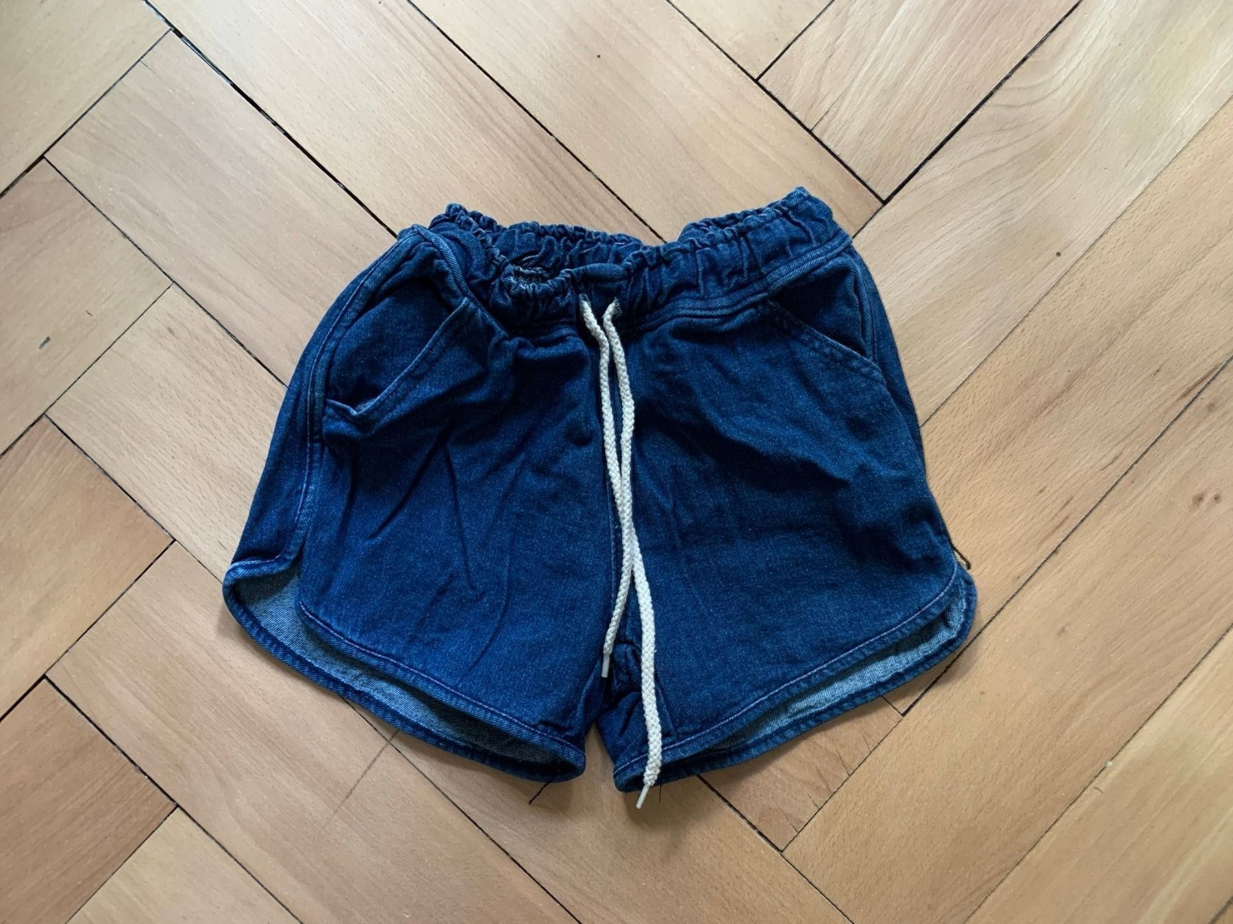Jeans: Jeansshorts dunkelblau - S – Usato da Zürich venduto da Diazaio