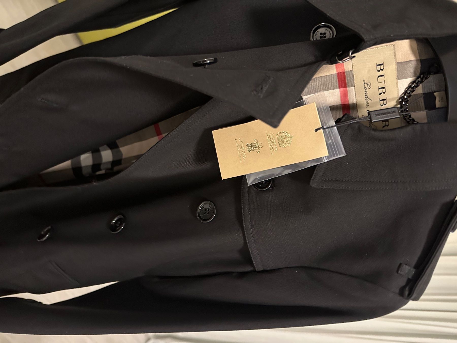Burberry Mäntel: Burberry trench coat new – Neu und originalverpackt aus Lugano von S_nyr7 1