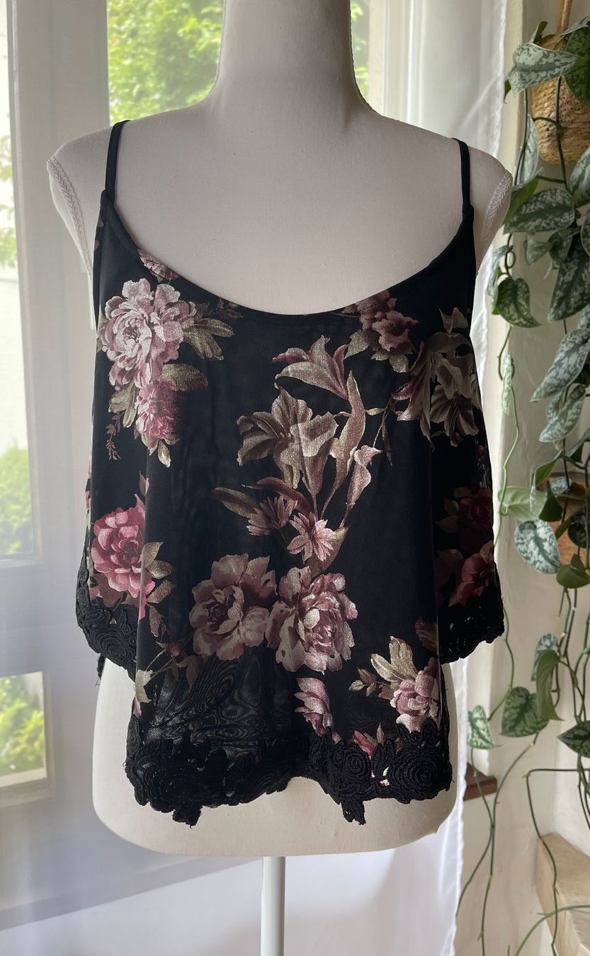 Zara Top: ZARA Top – Usato da Läufelfingen venduto da B_C_Sch.
