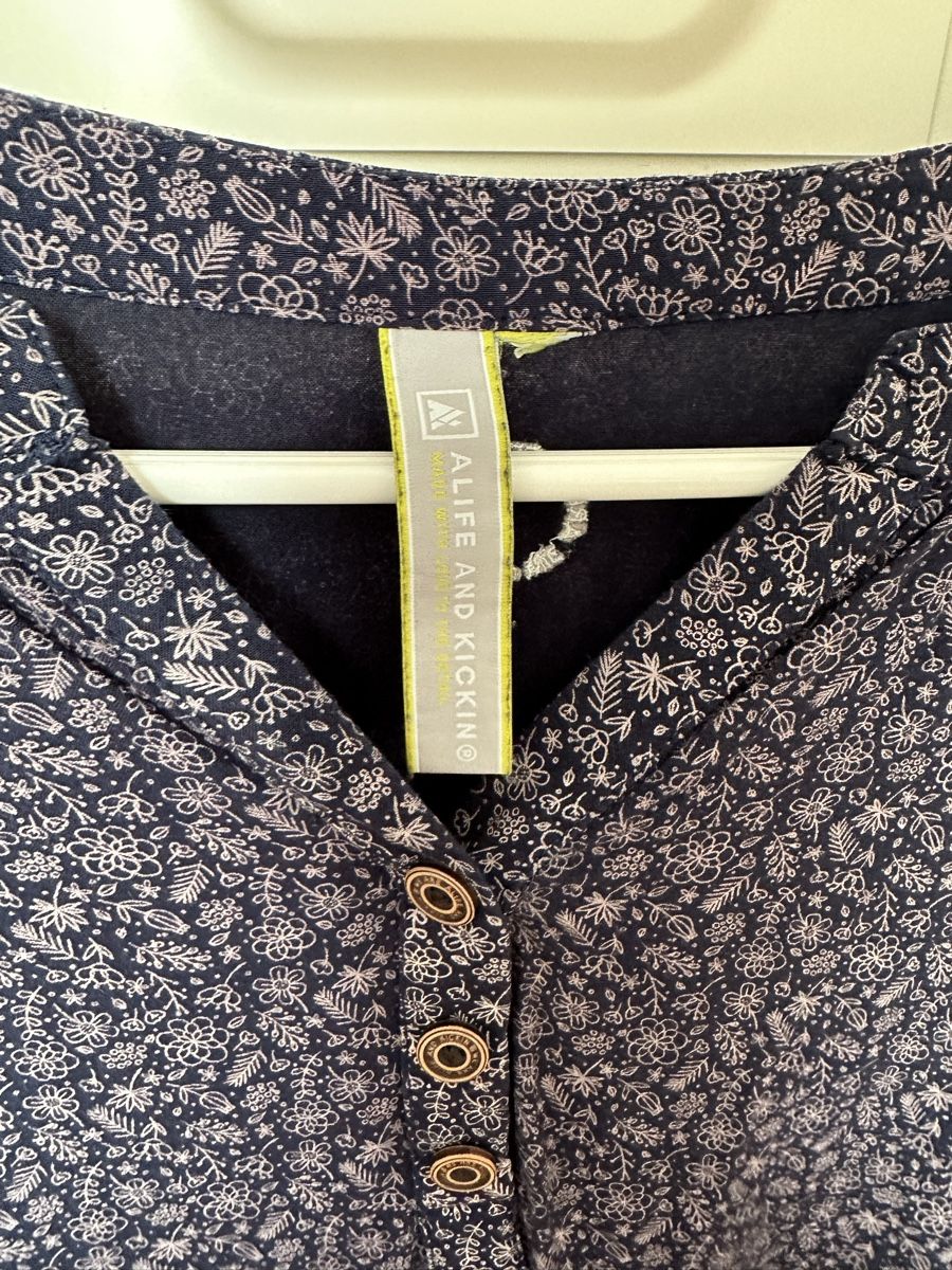 Camicette: Blouse Alice and Kickin taille L – Usato da Savagnier venduto da Pivovar2 2