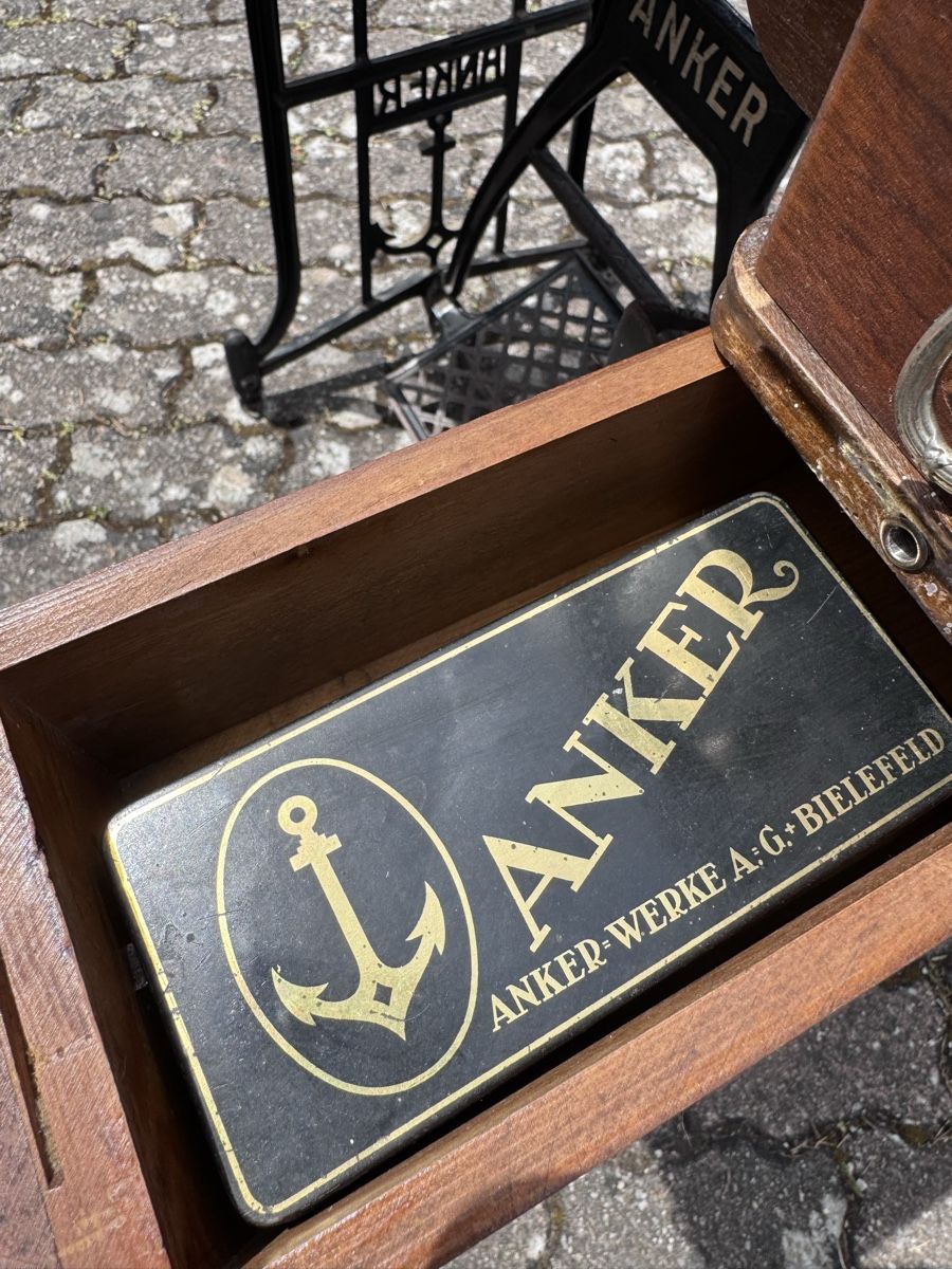 Macchine da cucire: Antike Anker Nähmaschine – Usato da Bettlach venduto da Walker1957 3
