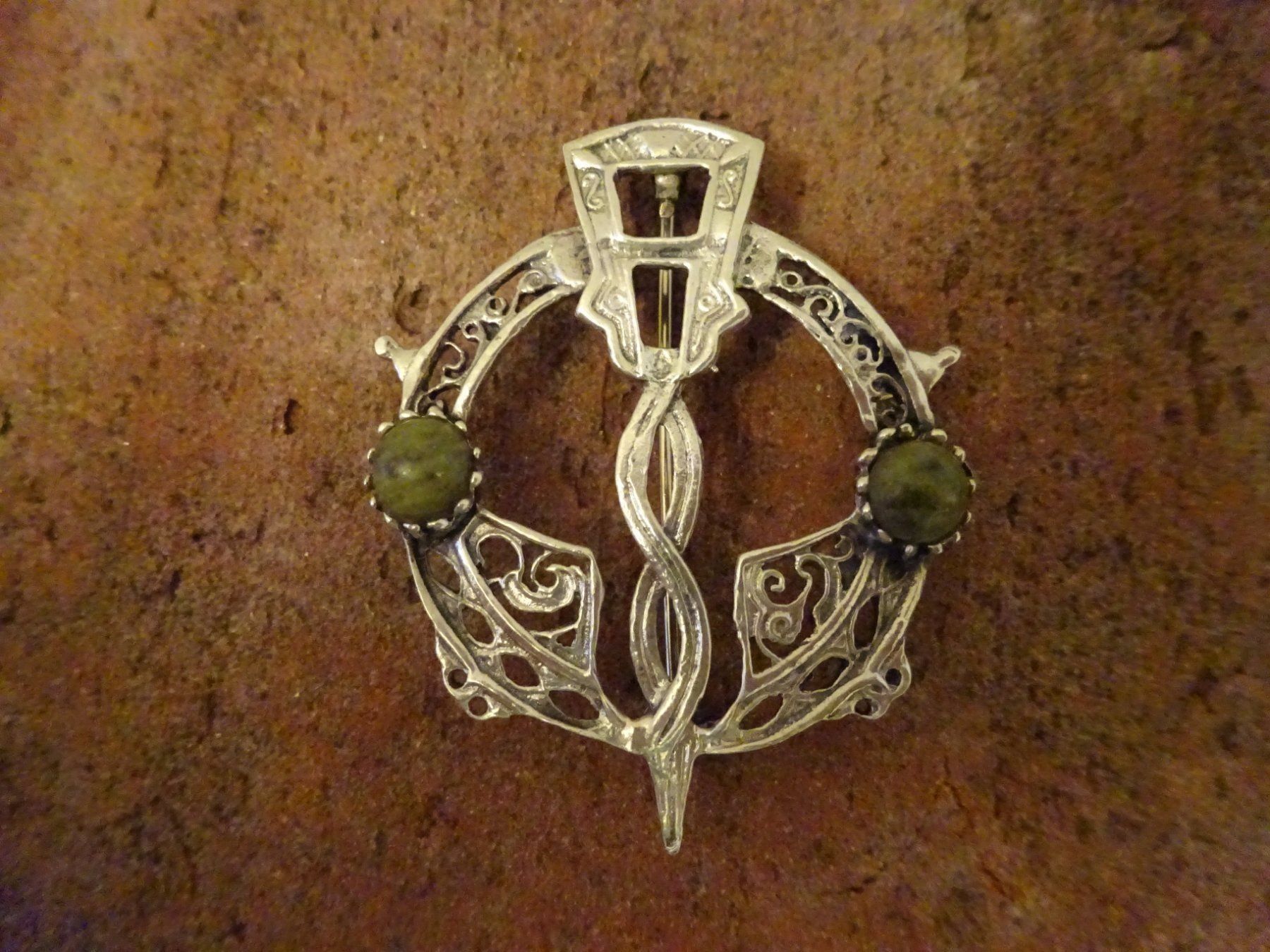 Broschen & Nadeln: Kelten Fibel / Brosche Irland Jade – Gebraucht aus Esslingen von FetteSchnecke 1