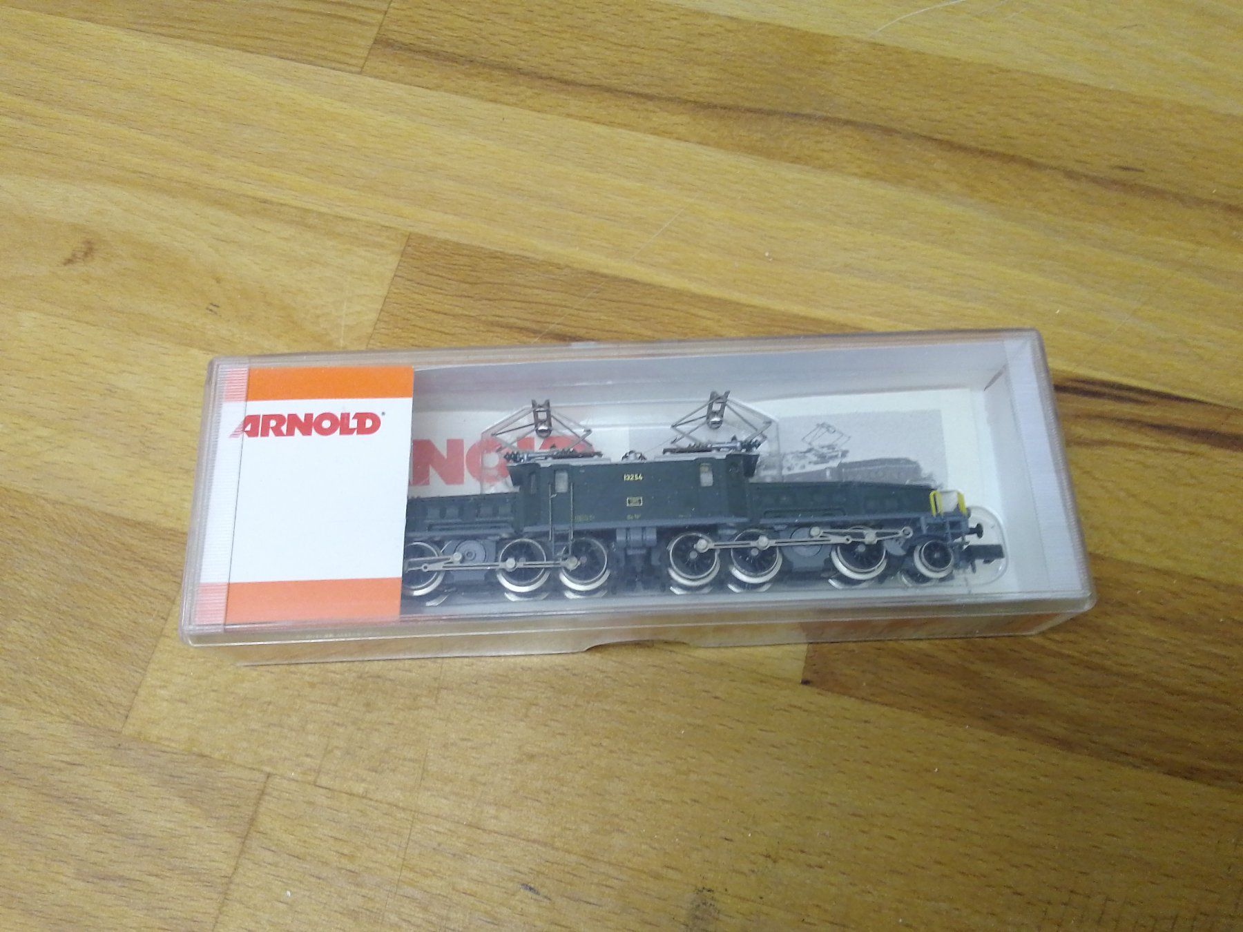 Arnold Modellini di ferrovie: Lok Re 6/8 ll – Usato da Zollikofen venduto da Noak 5