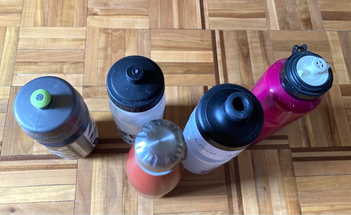 Trinkflaschen & Thermosflaschen: Lot de 5 gourdes – Gebraucht aus Ardon von hel_2sxp 7