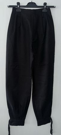 H&M HOSE GR. 32 (wie 34) neuwertig