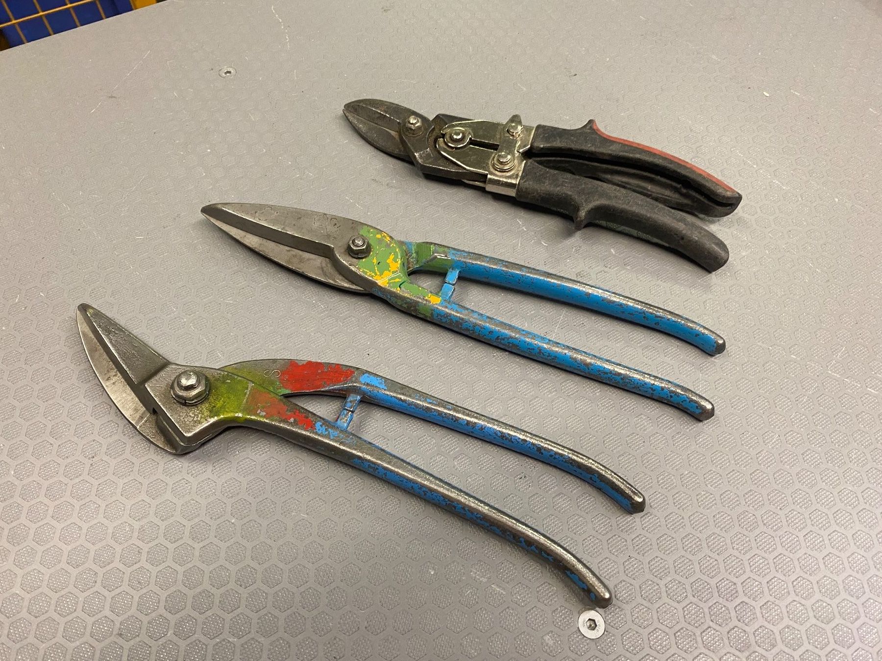 Alle Werkzeuge: Posten Blechscheren – Gebraucht aus Wabern von HK-Design