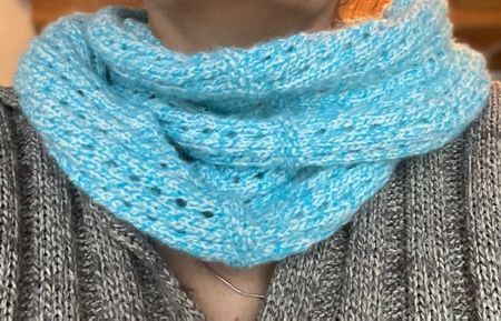 Loop Schal mit Lochmuster *NEU*