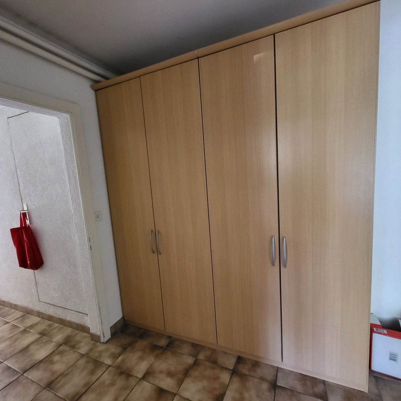 Armadi: Grosser Schrank-Platzwunder – Usato da Péry venduto da kitu12