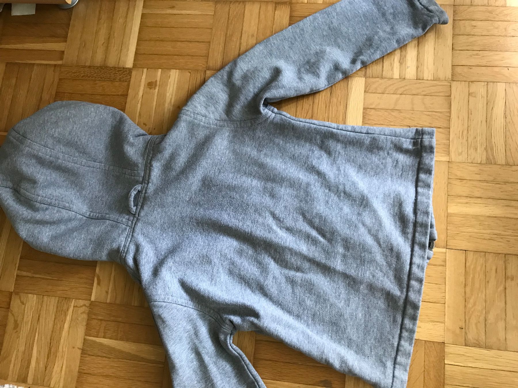 Giacche & Cappotti: Trainer-Jacke Grösse 128 hellgrau – Usato da Emmenbrücke venduto da Hathor123 1