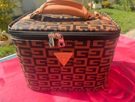 Guess - grosse Beauty Case - Neuwertig