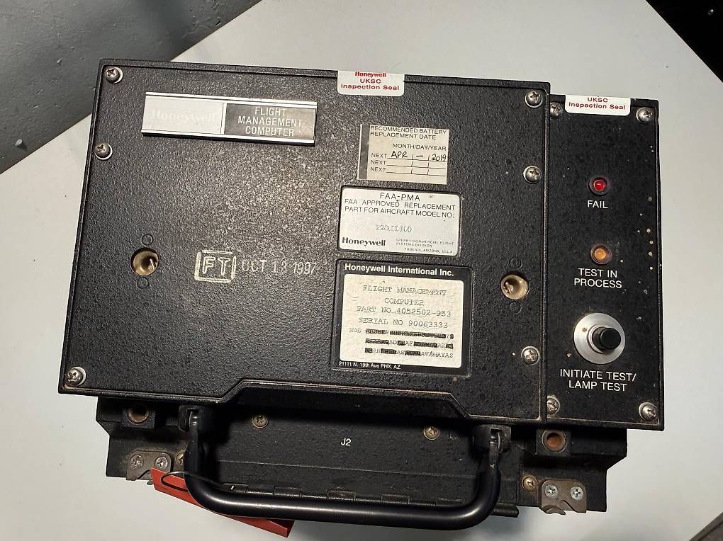 Componenti elettronici: FMC, Flight Management Computer, P/N: 4052502-953 – Usato da Wenslingen venduto da P_Baecher