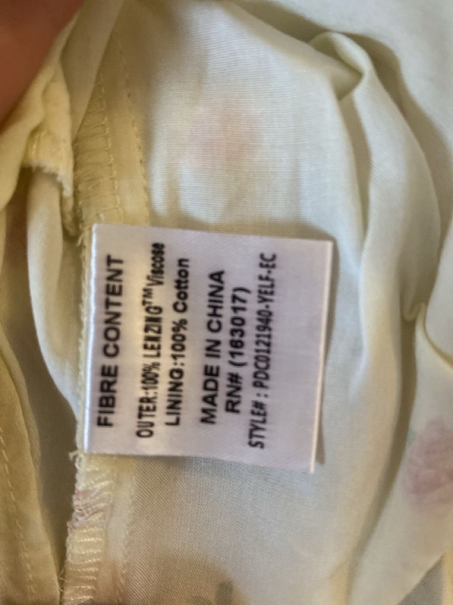 T-shirt: T-Shirt Princess Polly – Nuovo (secondo la descrizione) da St. Gallen venduto da mic_6zq2 3