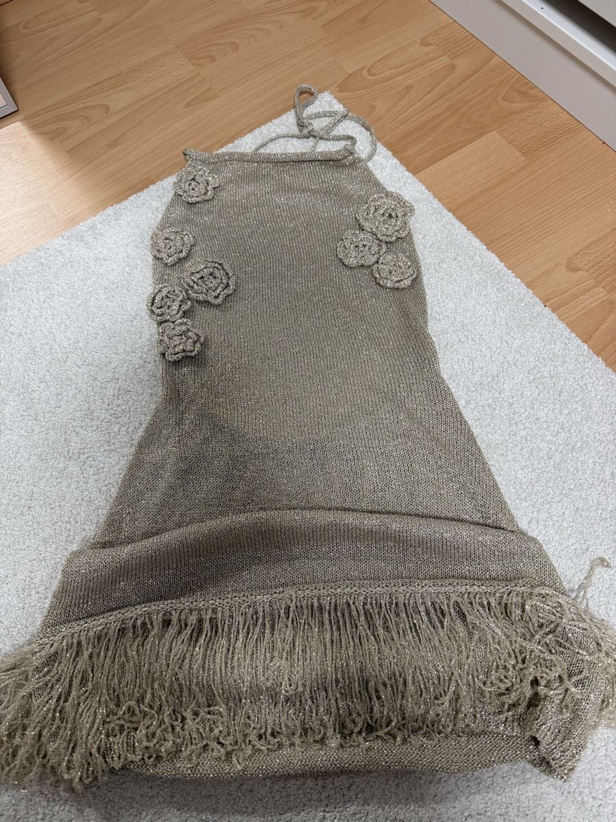 Kleider: Strickkleid mit Blumen beige Grösse S – Neu und originalverpackt aus Alpnach Dorf von beauty87 1