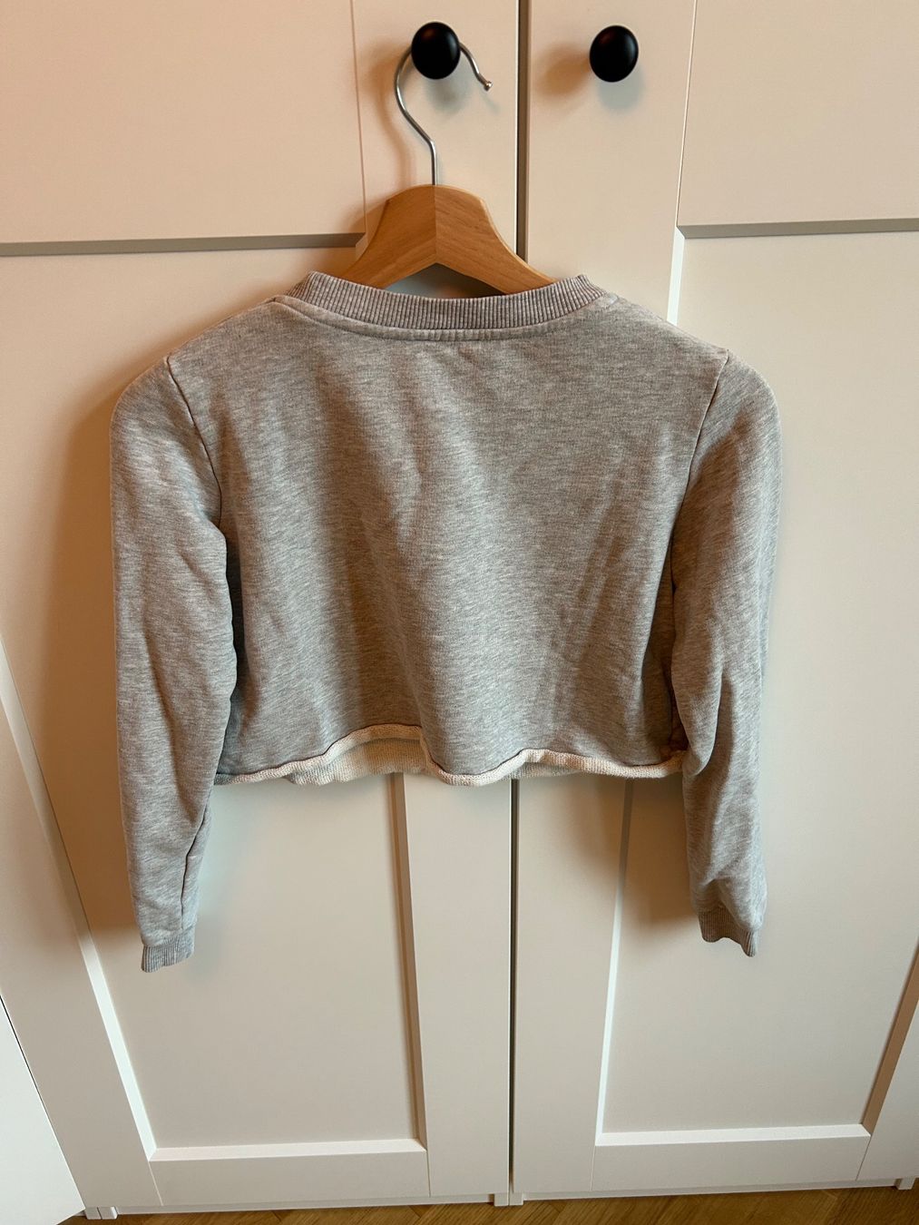 Cos Maglioni & Felpe: Cos Cropped Top – Usato da Luzern venduto da jas_26fc 2