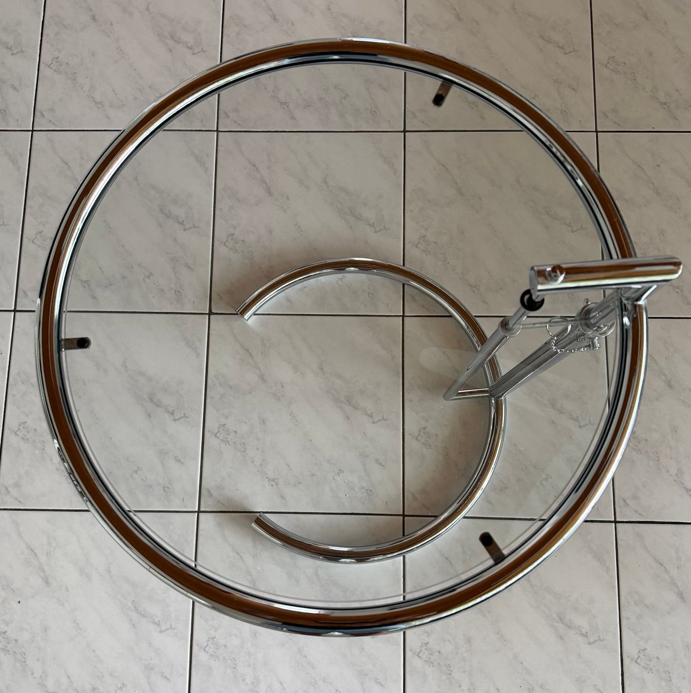 Tavoli: Runder Glastisch mit Chromgestell, Design-Klassiker, – Usato da Oberentfelden venduto da dsommer57