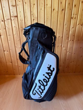 Titleist Standbag Stadry incl. Schirm,Laser,Handschuh usw.