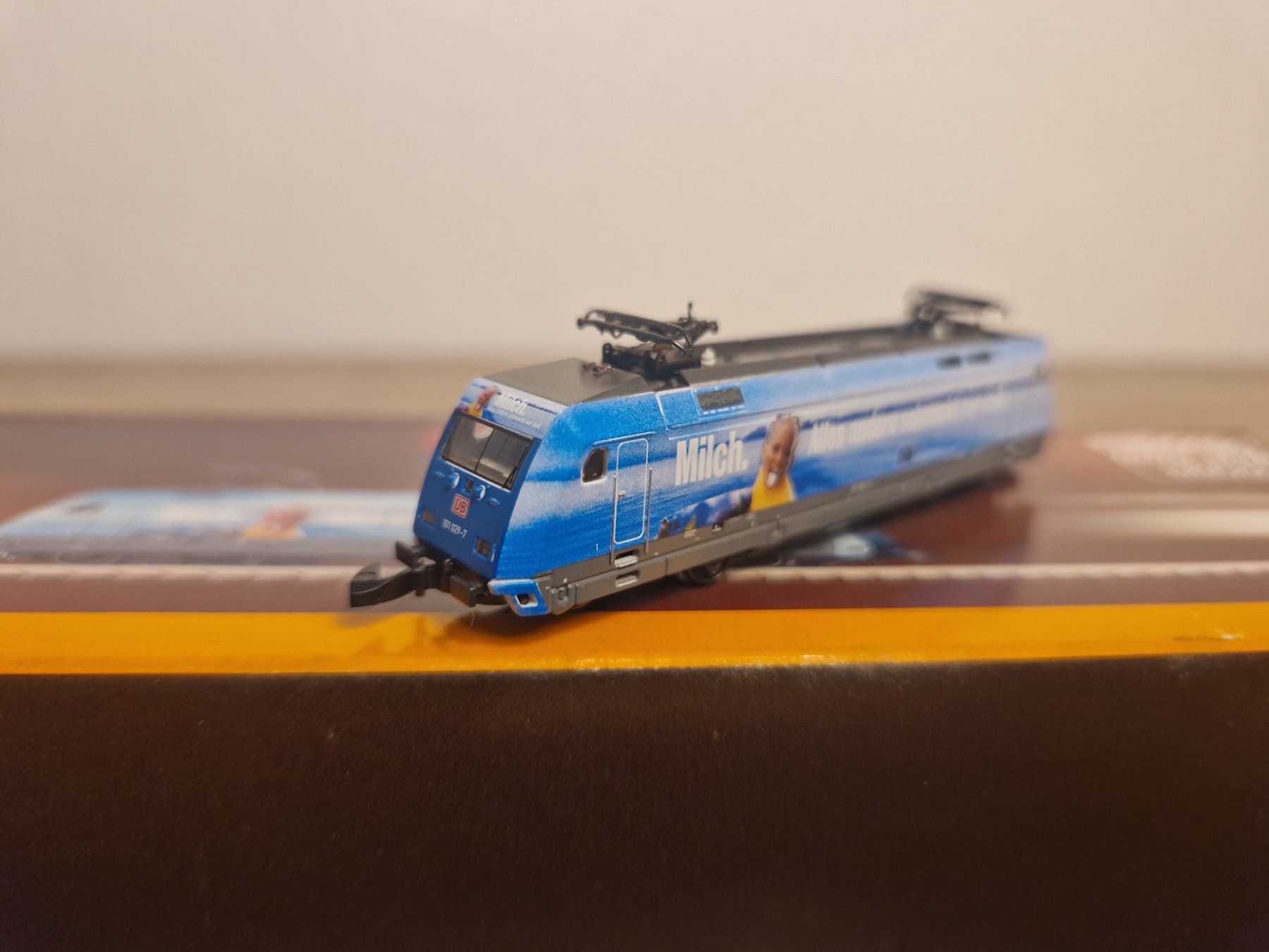 Märklin Modellini di ferrovie: Märklin Z 88685 E-Lok Milch BR 101 DB – Usato da St-Aubin-Sauges venduto da Lo_Go 2