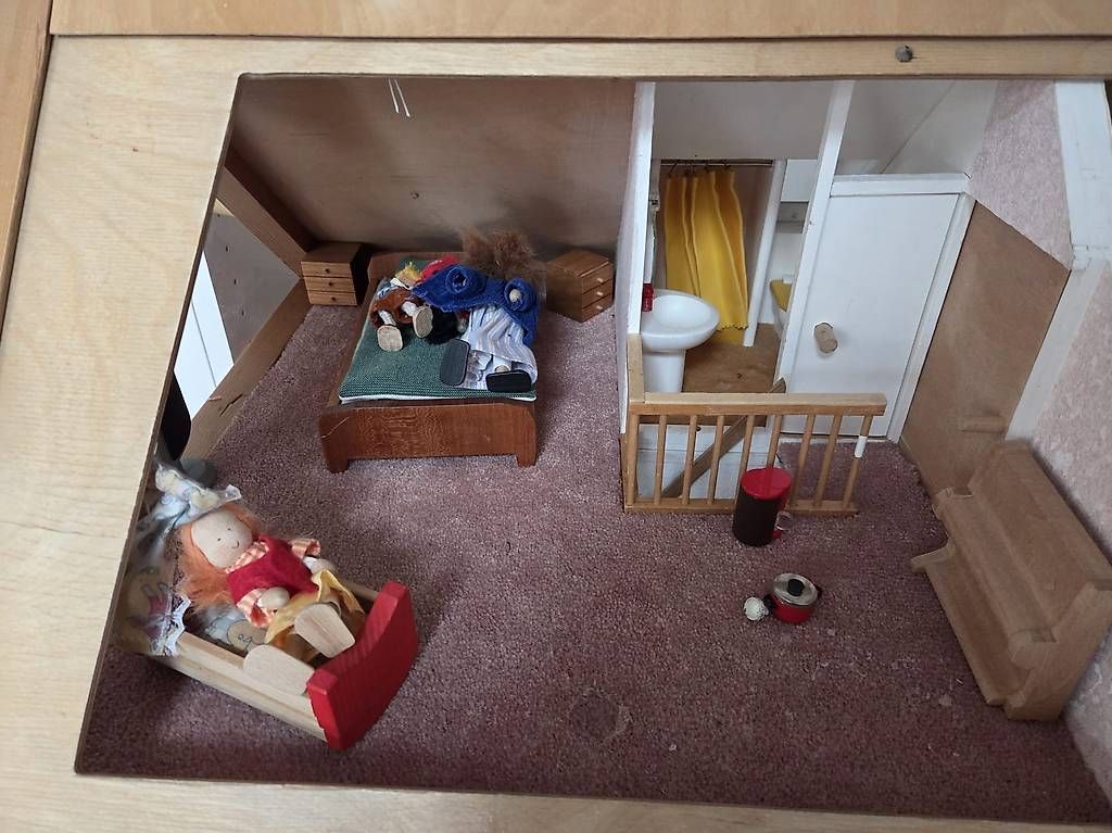 Case e mobili per bambole: Puppenhaus – Usato da Basel venduto da Danielbarth 3