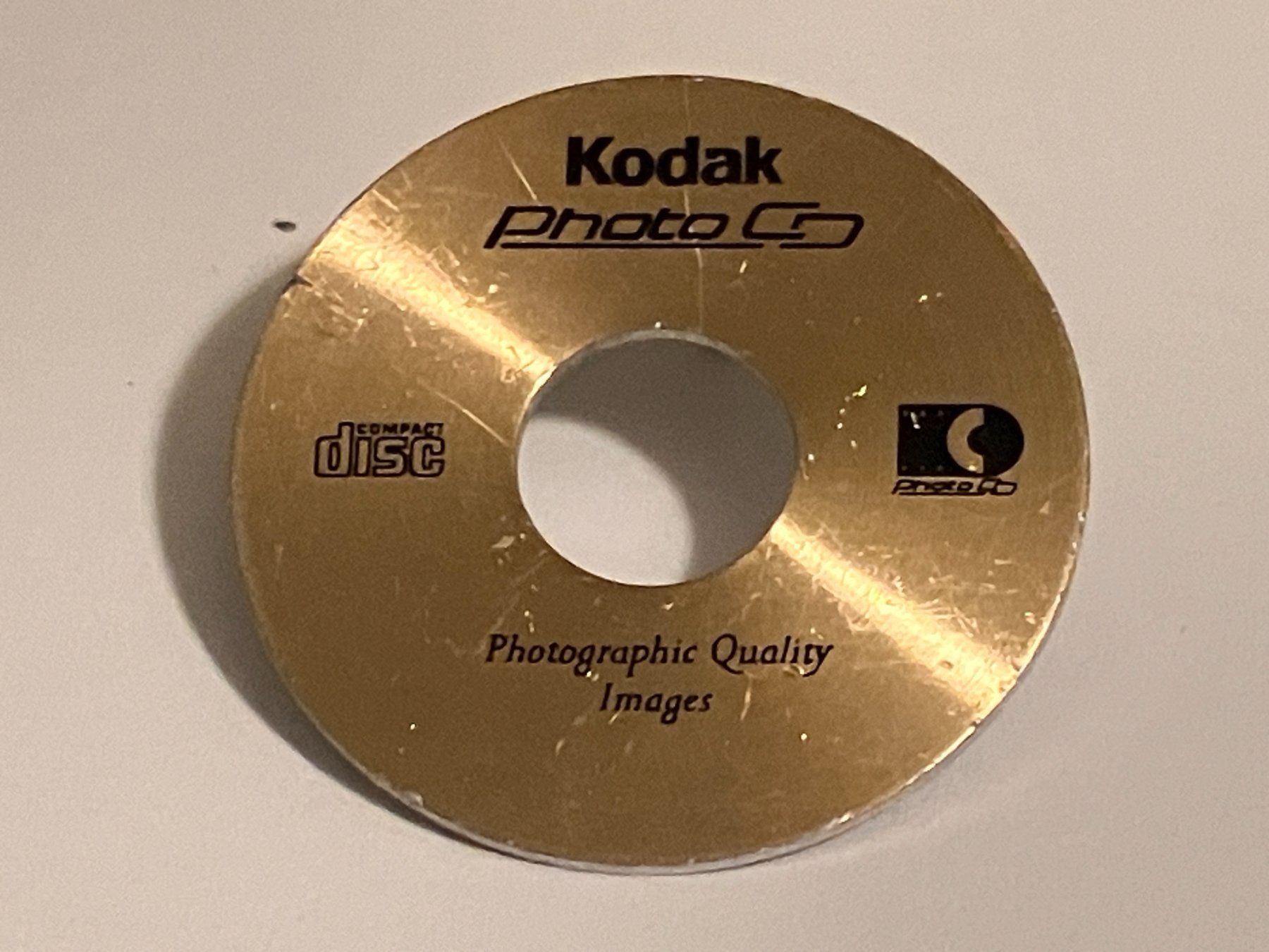 Placchette & Badge: 1 Pin Kodak Photo CD – Usato da Basel venduto da djwwpp