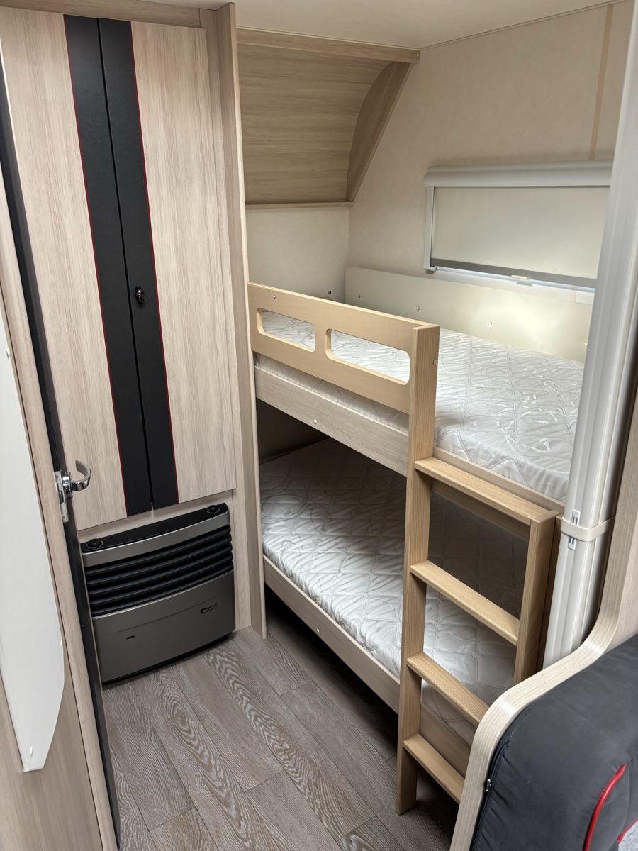 Hobby Véhicules de camping: Caravane hobby DELUXE édition  – D'occasion à Couvet par inf_z6yz 7