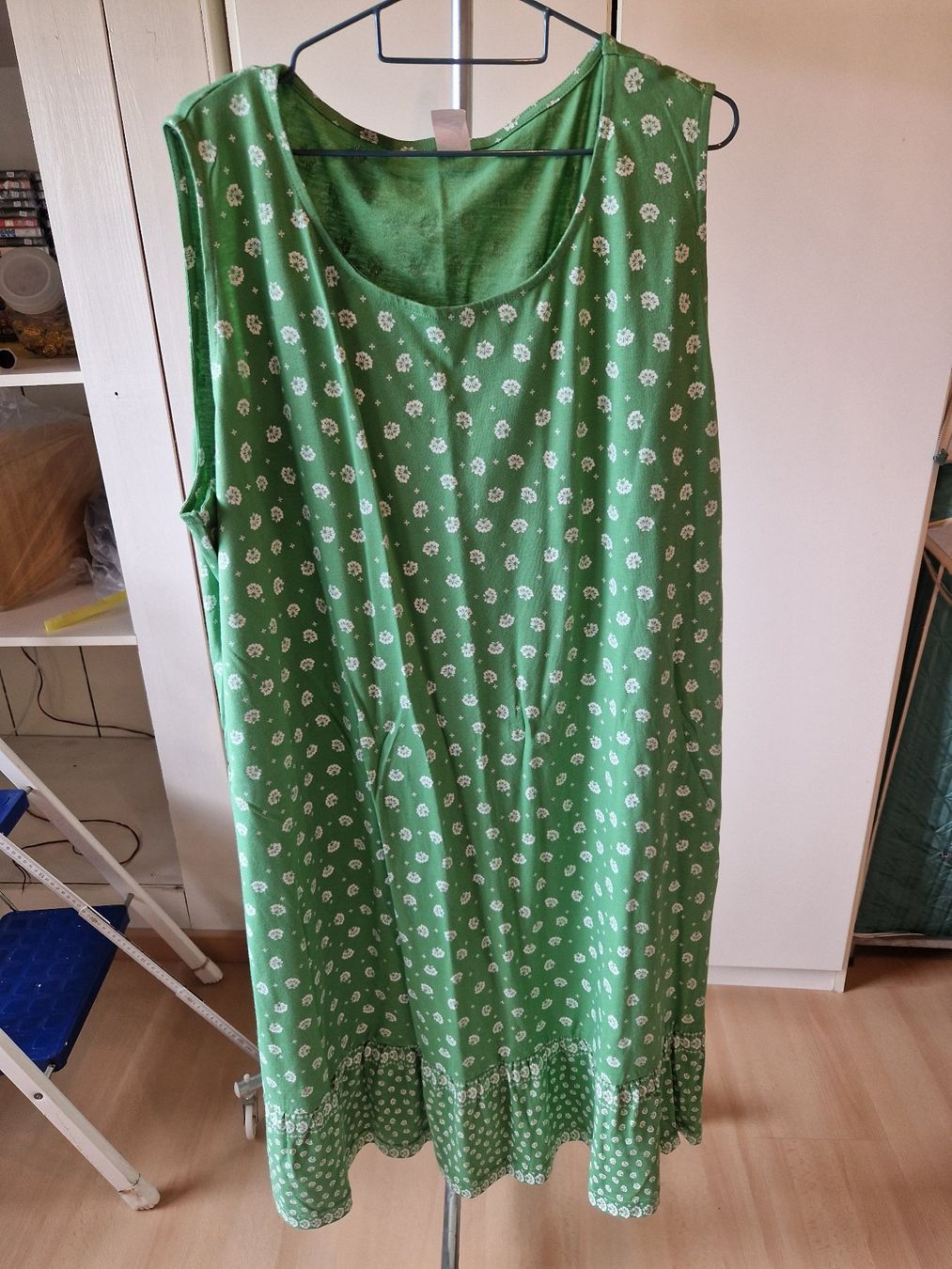 Kleider: Kleid Grün mit Weiss gemustert – Gebraucht aus Niederbipp von Trude04 3