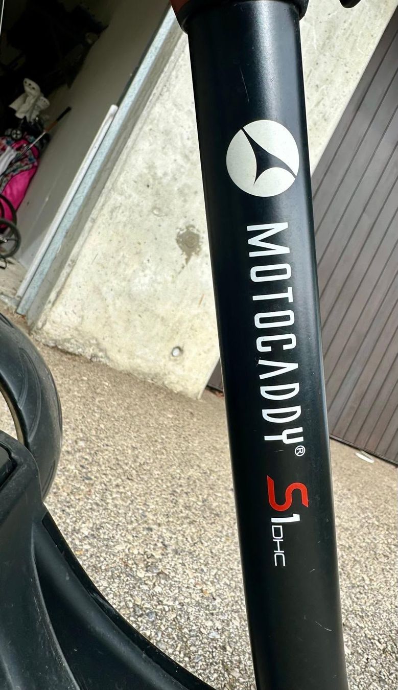 Motocaddy Chariots: Elektrischer Golftrolley MOTOCADDY – D'occasion à Meilen par rue_s98r 3