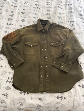 Camicia DONDUP verde militare con ricami sul retro